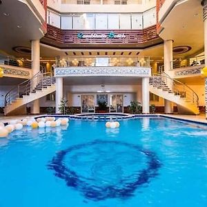 Studio Pool View